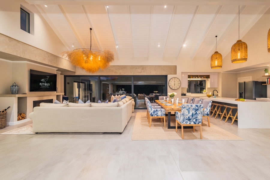 6 Bedroom Property for Sale in Brackenridge Western Cape